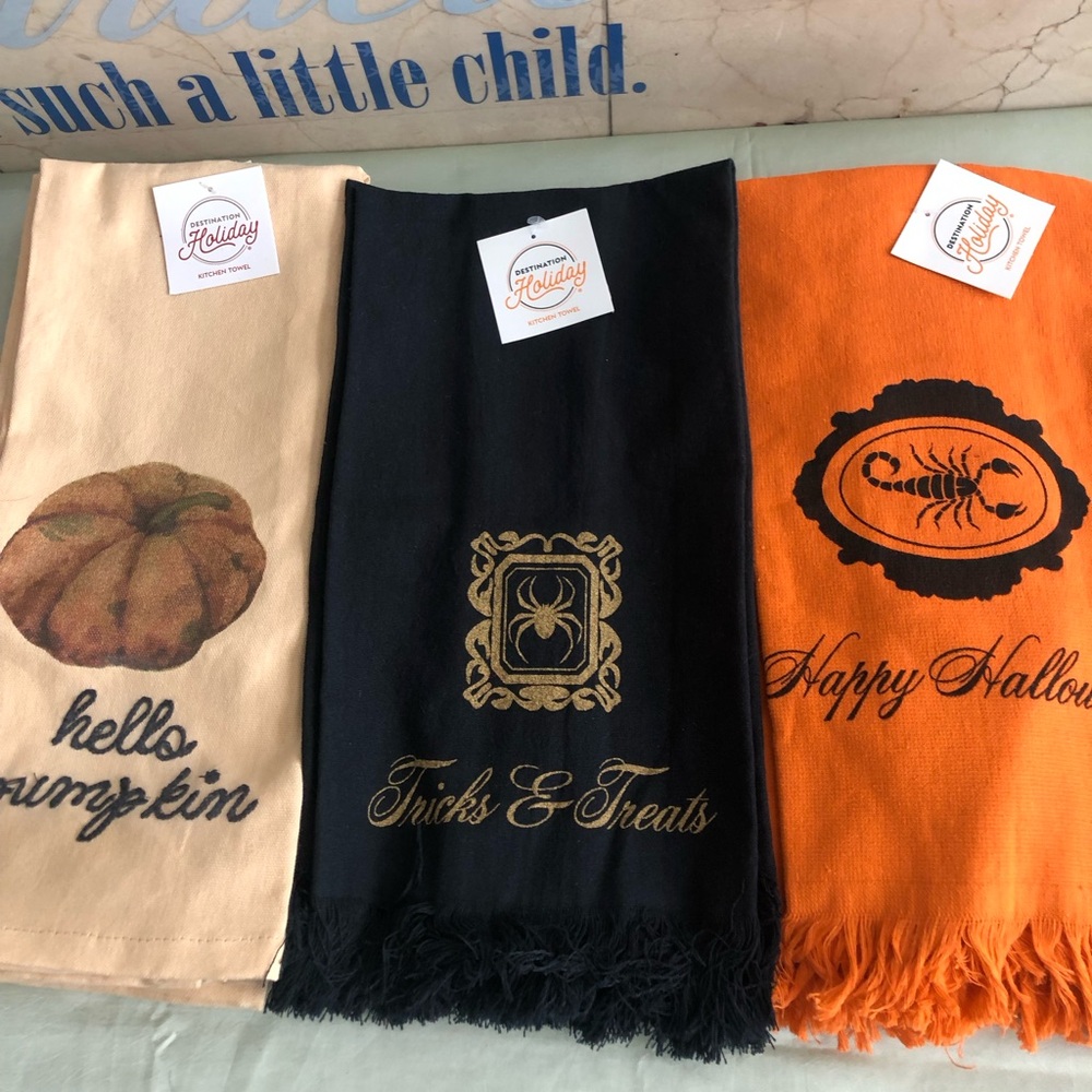 Seasonal holiday Thanksgiving/Halloween kitchen towels